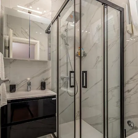 Forever アパート セルツェ