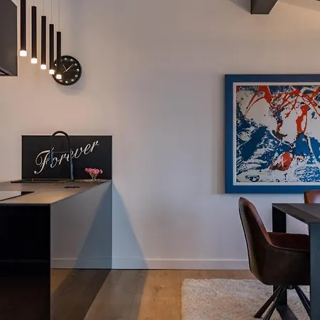 Forever Apartment *